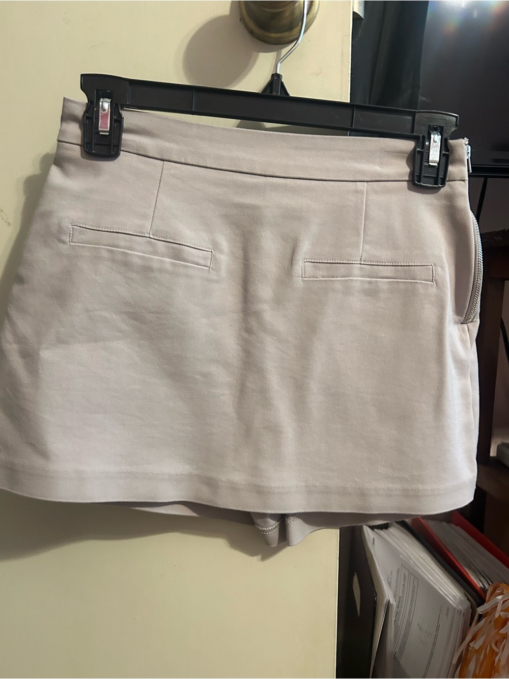 DO+BE Neutral Light Beige High-Waist Skort